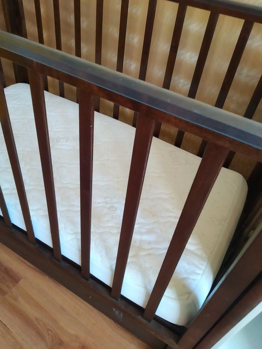 Продам детскую кроватку