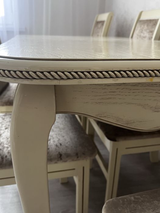 Кухонный стол со стульями