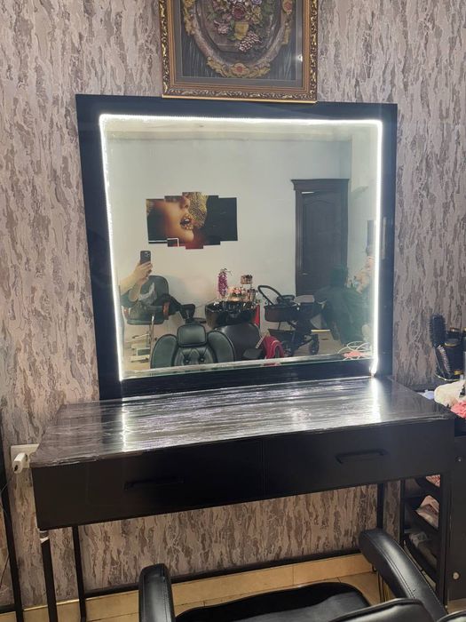 Salon mebil barcha mebillar mavjud holati yaxshi..