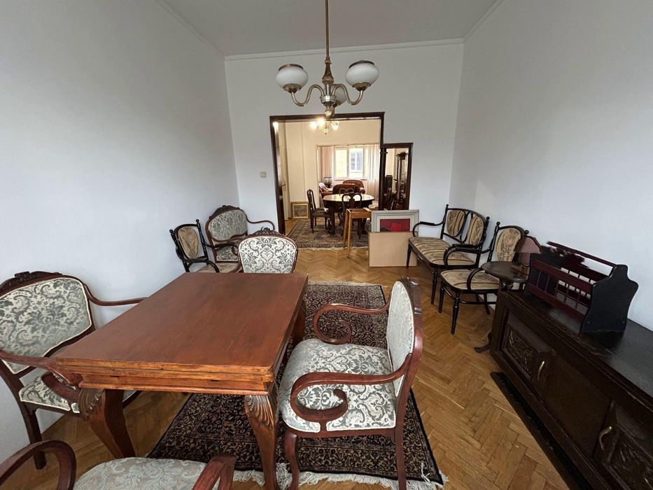 Тристаен апартамент в ж.к. Яворов.