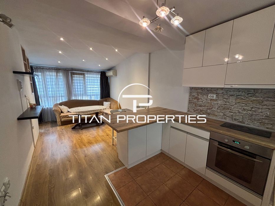 Продава се Двустаен апартамент в Варна, Цветен квартал - 64 кв.м за 1156 €/кв.м - Снимка #1