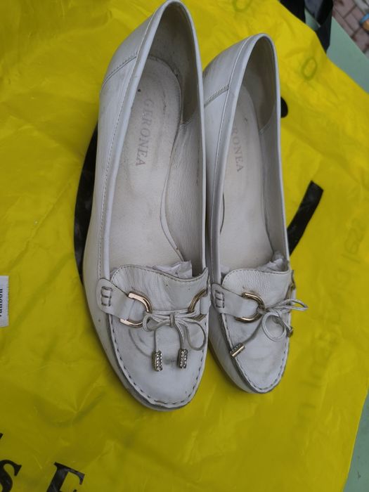 Продаю туфли б/у размер 40