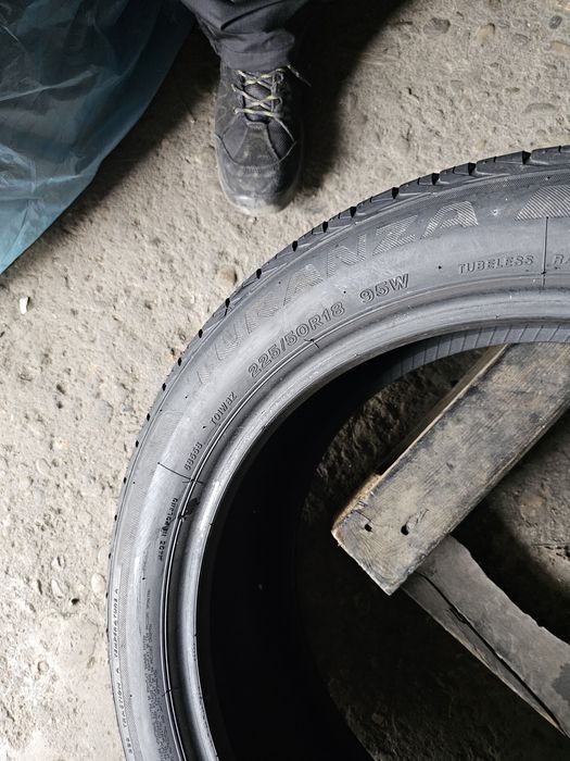 2 anvelope vara 225 50 18 Bridgestone Runflat