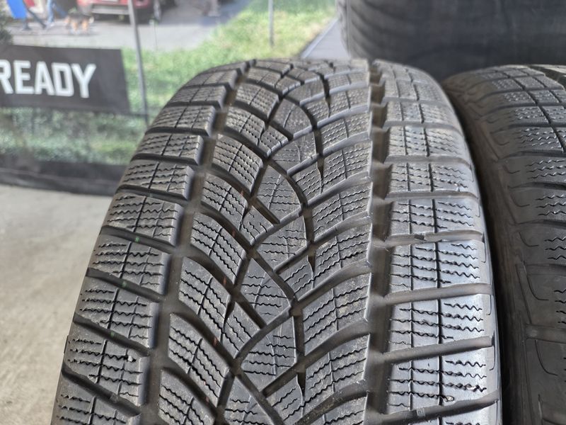 255/40/21 GOODYEAR 4бр