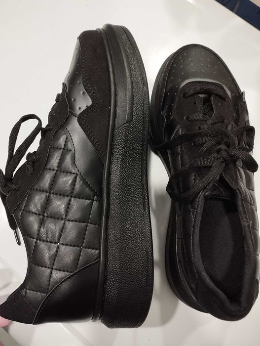 Кроссовки Турция 37 размер