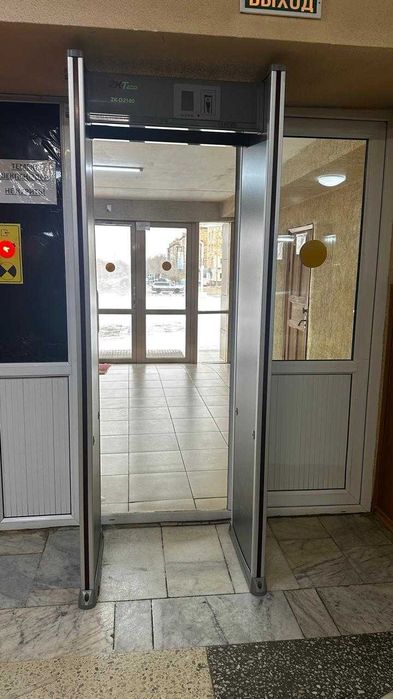 Арочный металлодетектор