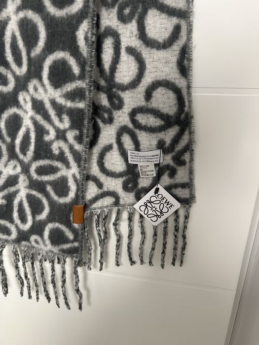 Esarfa Loewe 200*30 noua