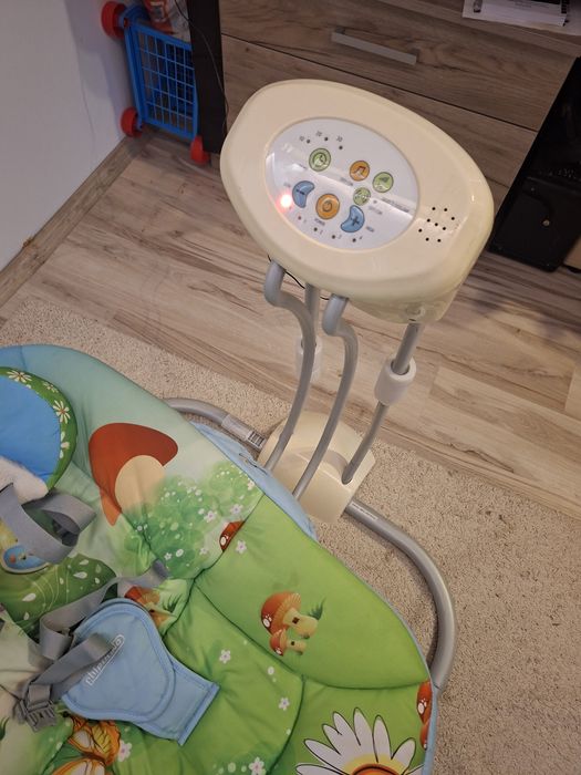 Електрическа бебешка люлка Chipolino с музика и скорости