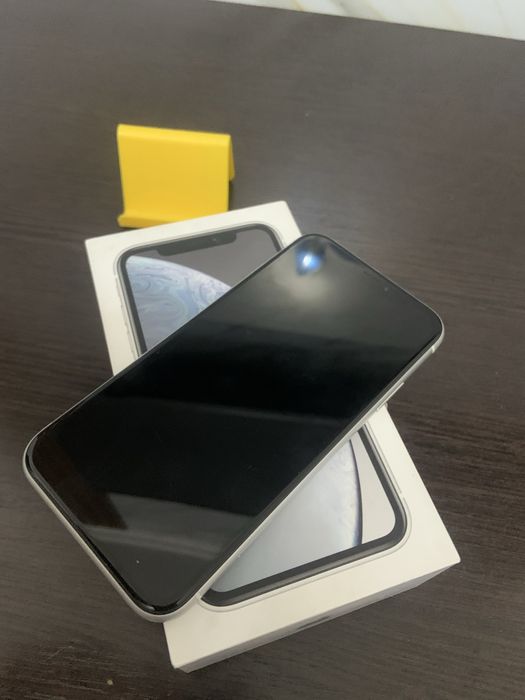 Продам iphone XR идеал белый