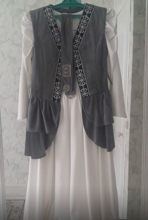 Прокат национальные камзол и платье