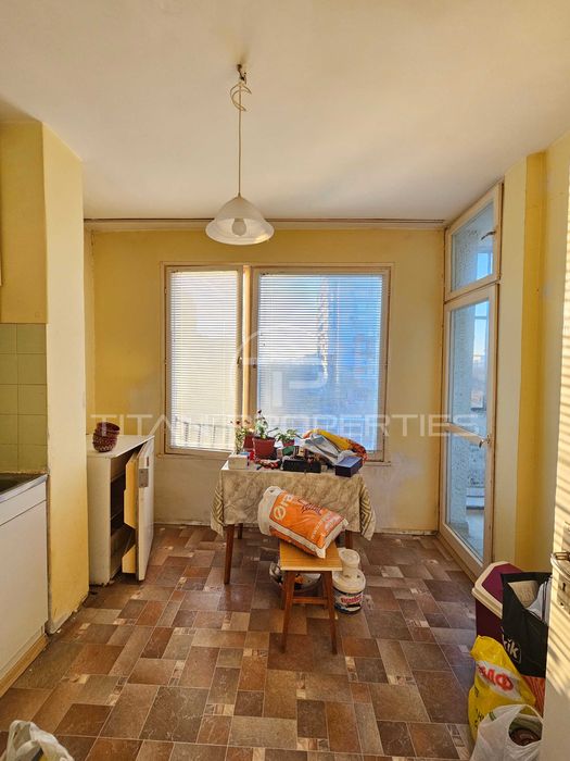 двустаен апартамент Младежки хълм