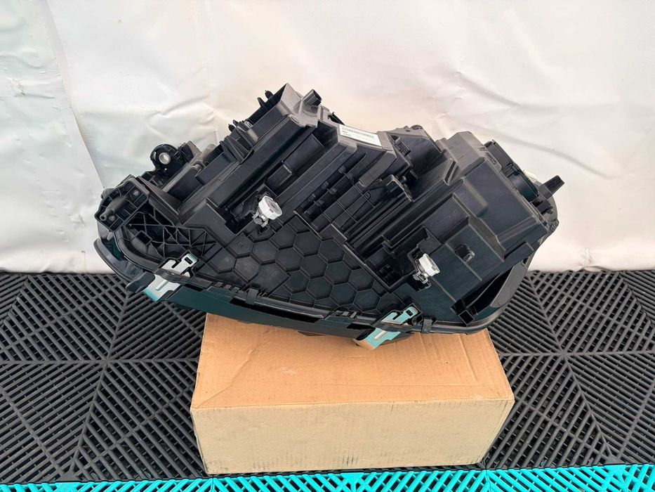 Far dreapta Bmw X6 G06 X5 G05 laser 2019-2022 impecabil original