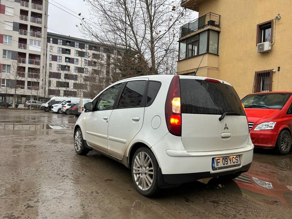 Mitsubishi colt 2010