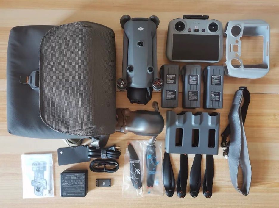 DJI Mavic 4 Pro Fly More Combo (DJI RC 2)