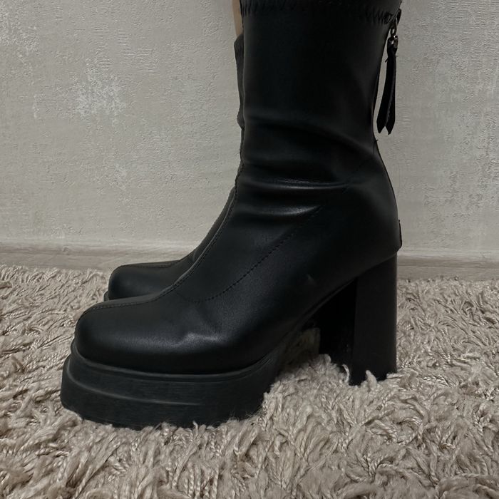 Чёрные ботильоны на платформе и каблуке