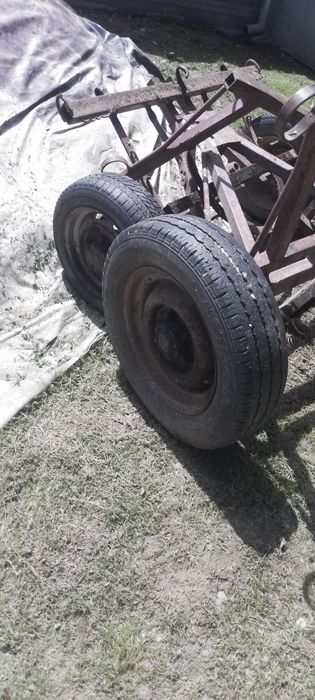 iapa de vânzare cu caruța  și duba