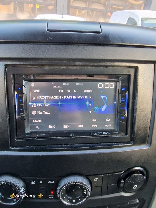 Медия JVC за мерцедес спринтер и други