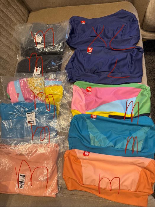 Seturi colanti cu bustiere pentru sala diferite mărimi