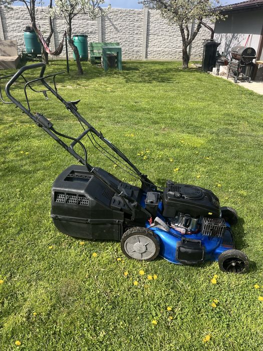 Masina de tuns iarba cu electromotor