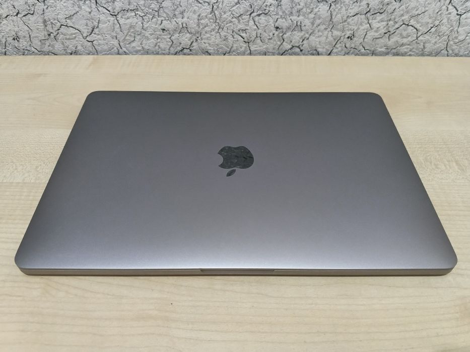 MacBook Pro 2017 13,3" Retina QHD+/ Core i5/ 8GB 2133MHz /256GB NVMe