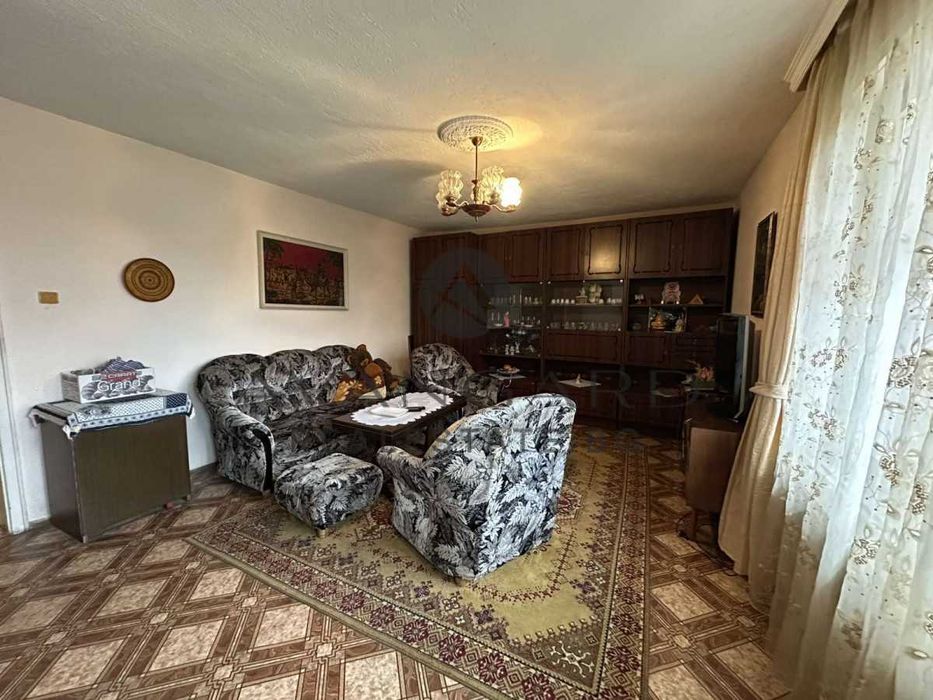 Продава се Къща в с. Калековец, Област Пловдив - 314 кв.м за 1170 €/кв.м - Снимка #2