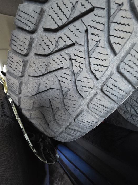 Гуми Lassa 245 70 16 4бр.