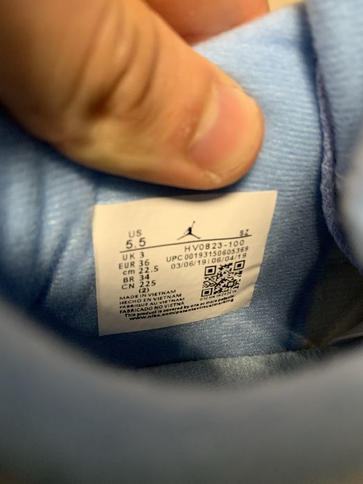 Jordan 4 Retro university Blue