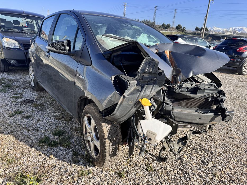 Toyota yaris 1.5 hybrid на части