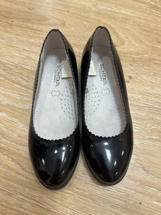 Школьные туфли