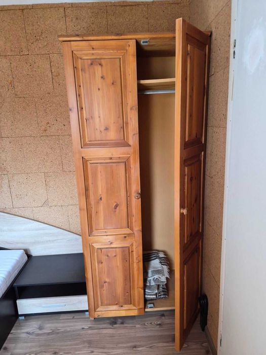 Гардероб двукрилен/дървен