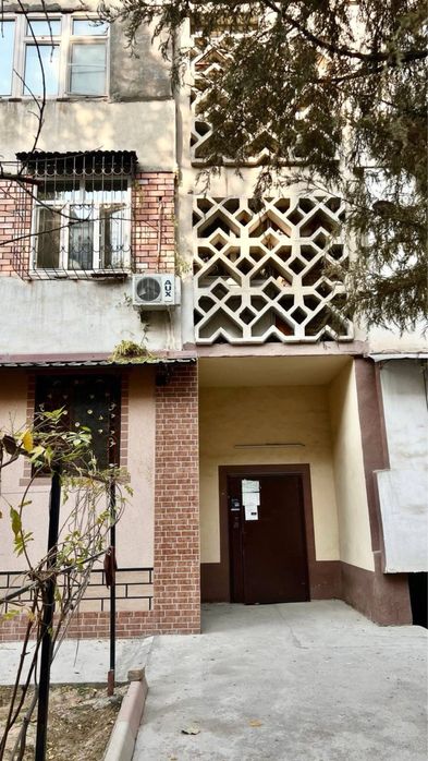 Прожается 4х комнатная квартира,быв Педагогическая,ул Бобура,86.6м2