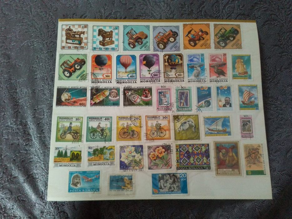 540 броя пощенски марки