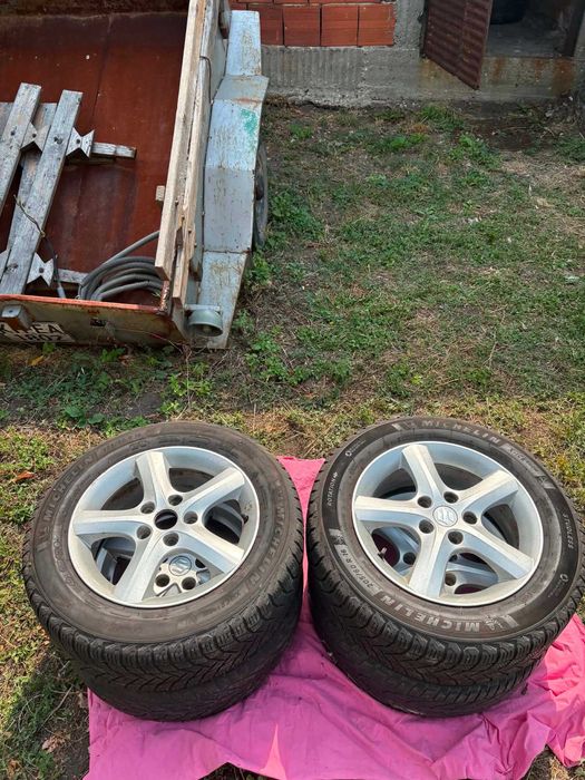 Зимни гуми Suzuki 205/60/16
