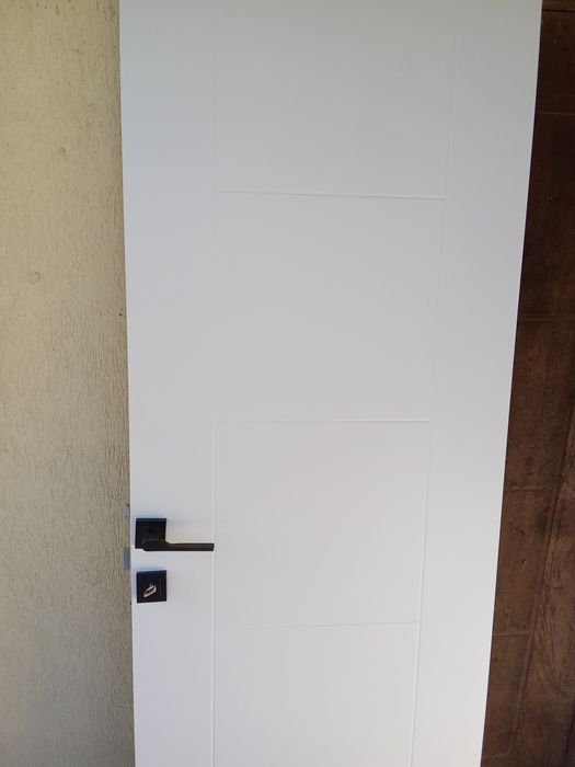 Продавам  вътрешни интериорни Врати ,  София , Велико Търново от160 ев