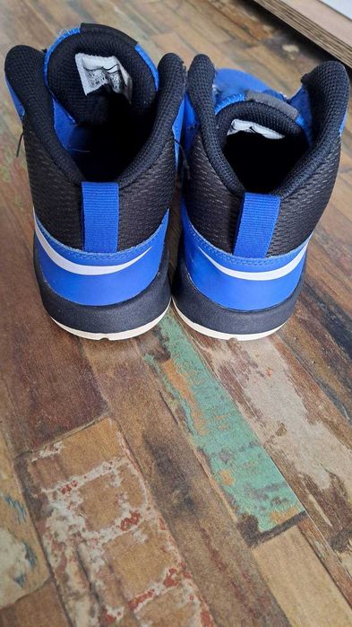 Детски спортни обувки Nike Team Hustle D 7