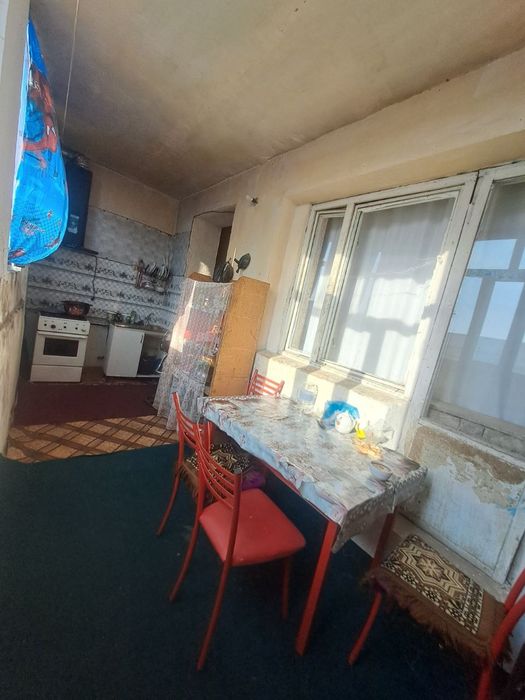 Дом сотилади янгиюль туман Гулбахор шахарчастда 4 хонали уй пишган гиш