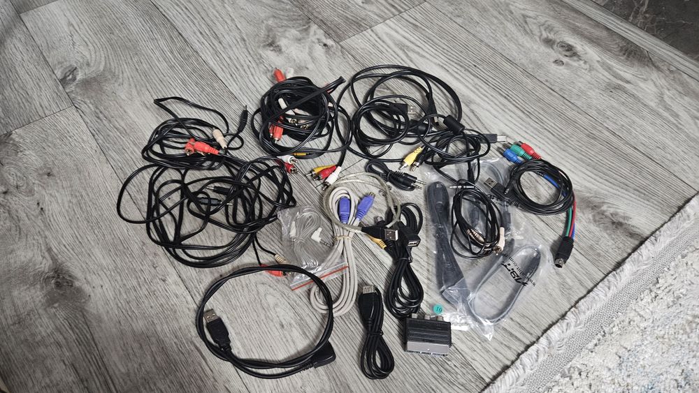 Провода для компьютера, клавиатура