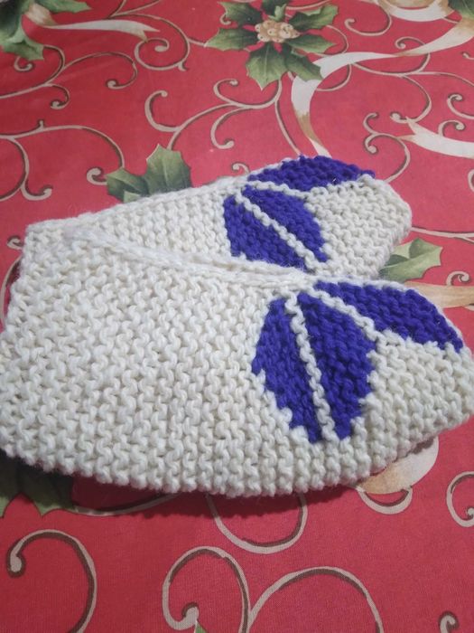 Ръчно изплетени терлички от вълна