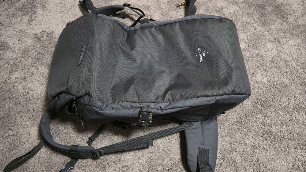 Rucsac trecking drumetie 40L Forclaz Travel 100