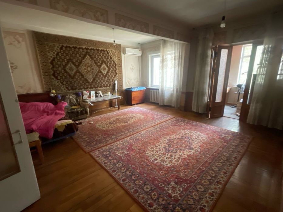 Продается 3х ком квартира. Массив куйлюк 5. Сдвоенный зал. 92м2