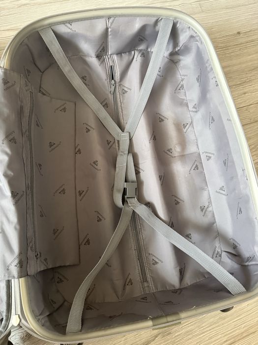 Дорожный чемодан