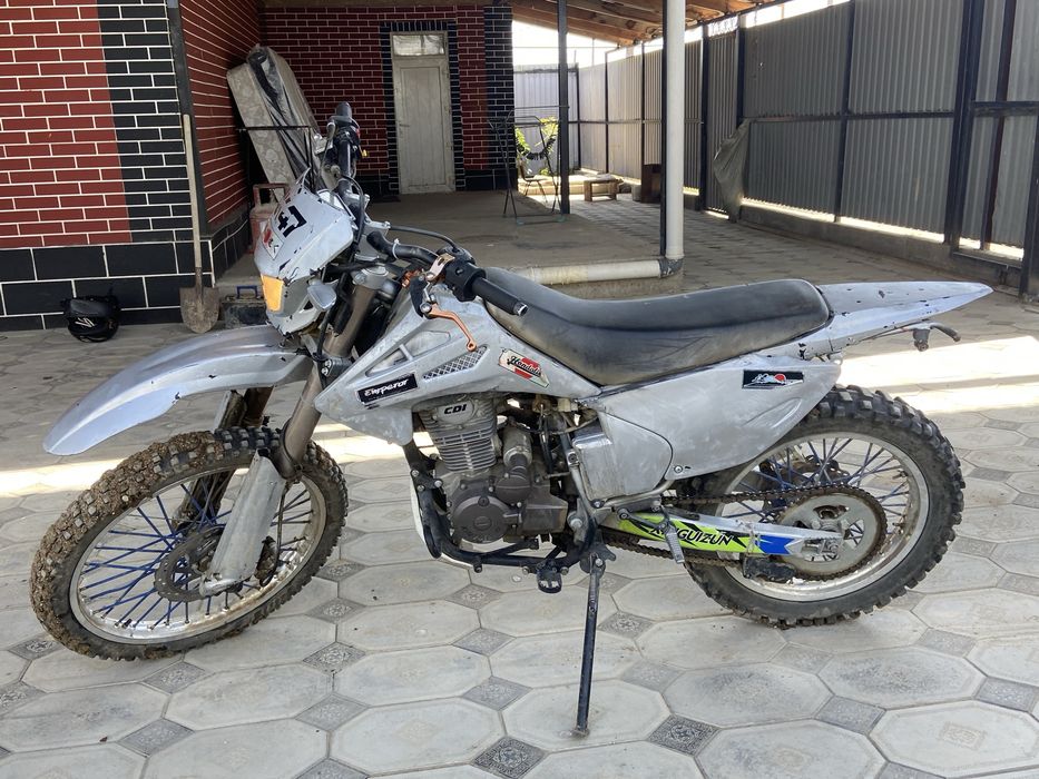 Продам эндуро 250 кубов