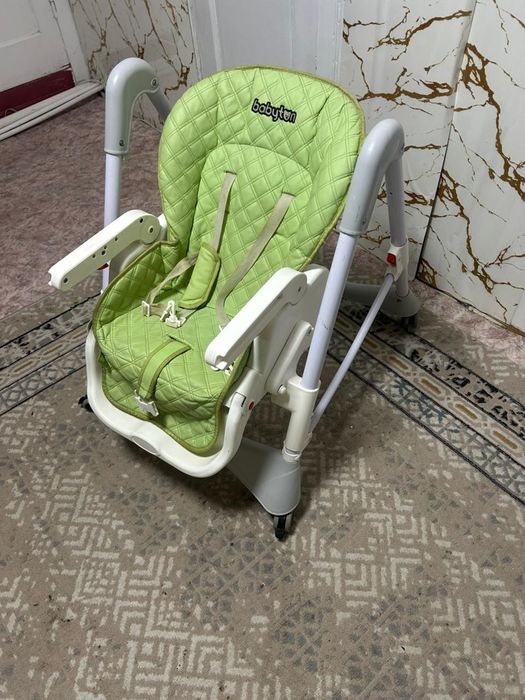 Продаю столик для кормления