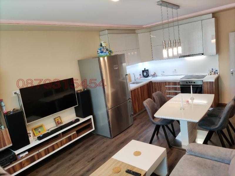 Дава се под наем Тристаен апартамент в Плевен, Мара Денчева - 82 кв.м за 433.5 € - Снимка #2