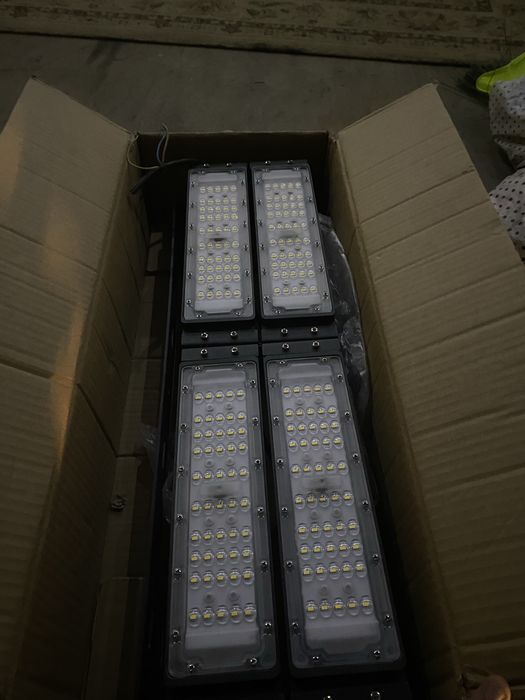 Прожектор 200w ip 65 новый уличный