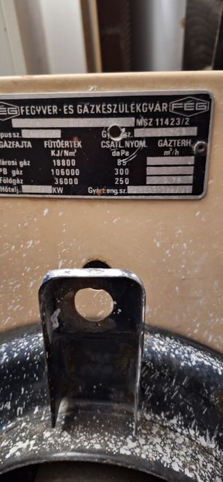 Vând convector pe gaz