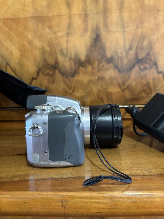 Фотоапарат Sony.