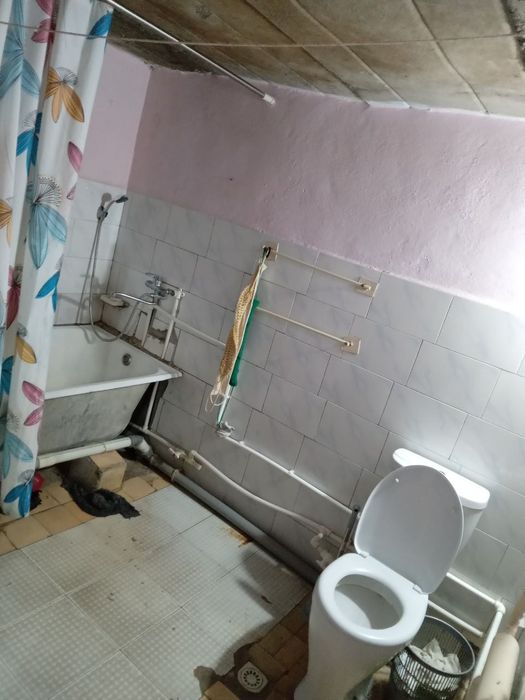 Xovli sotiladi 7sotix chirchiq oktyabr bozorda