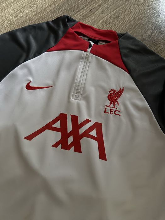 Футболен анцунг на Ливърпул