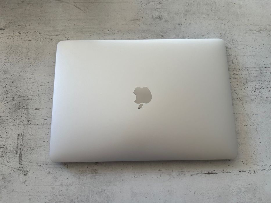 MacBook Pro 13" M1 Chip 8-CPU, 8-GPU, 16RAM, 512GB SSD